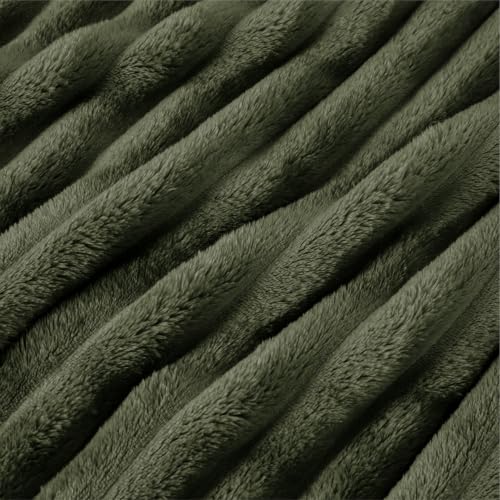 mb-var:Verde oliva