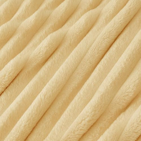 mb-var:Amarillo crema