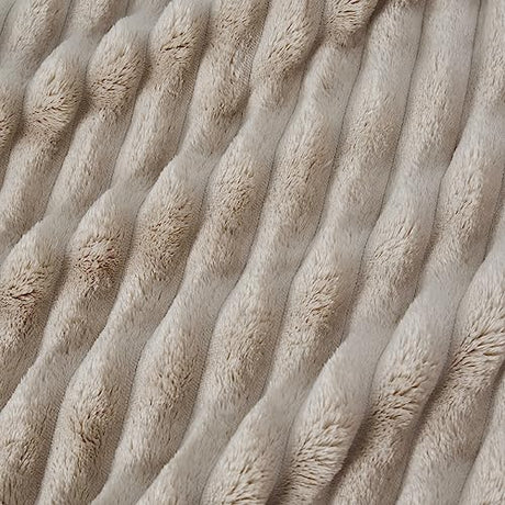 mb-var:Beige